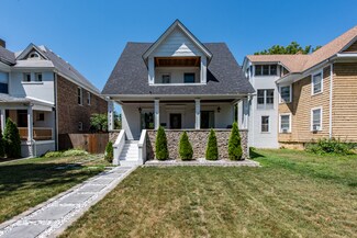 2718 Edina Blvd, Zion, IL 60099