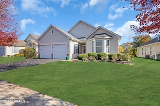 447 Monticello Ln, Lakewood, NJ 08701