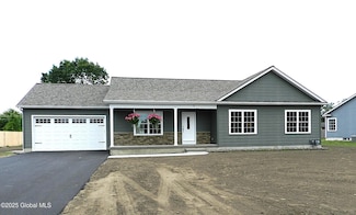 71 Bluebird Rd, South Glens Falls, NY 12803