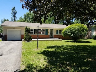 3030 Green Acres Dr, Youngstown, OH 44505