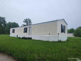 2709 Queens Ave, Odin, IL 62870