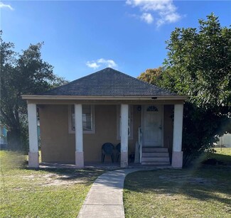 712 SE Bayou Ave, Stuart, FL 34994