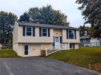 1 Douglas Dr, Canandaigua, NY 14424