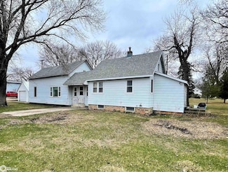 215 3rd St NE, Buffalo Center, IA 50424