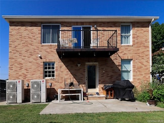 43-27 220th St, Flushing, NY 11361