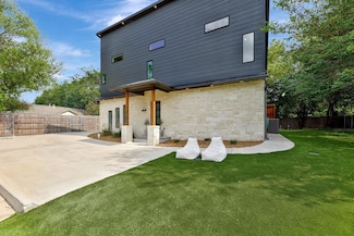 9109 W Douglas Ave, Wichita, KS 67209