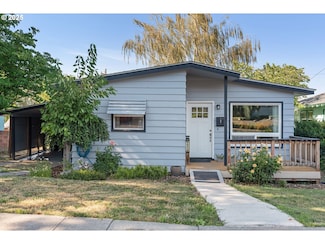 1019 E 14th St, the Dalles, OR 97058
