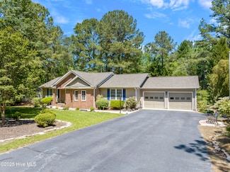 6044 Saint Andrews Dr, Sanford, NC 27332