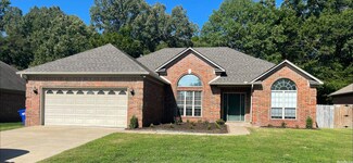 1105 Montana Dr, Conway, AR 72034