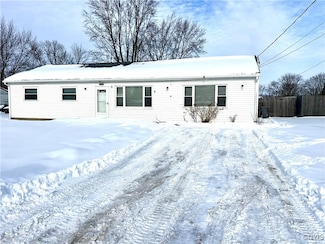 7830 Areopagitica Ave, Bridgeport, NY 13030