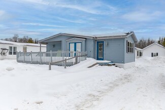 11 Hemlock St, East Millinocket, ME 04430