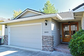 663 Silver Creek Dr, Central Point, OR 97502