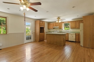 14 Doris Dr, Abington, MA 02351