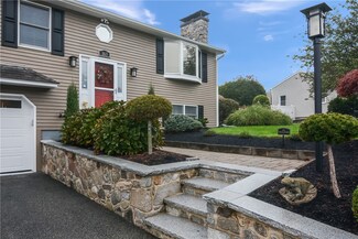 163 Silverwood Ln, West Warwick, RI 02893