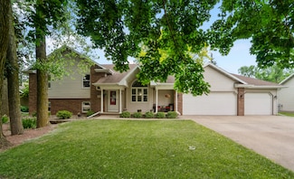 1434 Alcan Dr, Menasha, WI 54952
