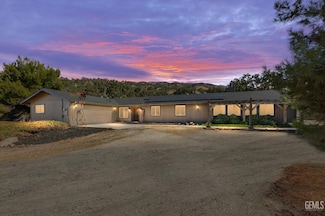 24220 Willow Pass Dr, Tehachapi, CA 93561