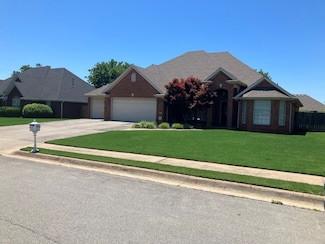 285 Briarhill Dr, Farmington, AR 72730