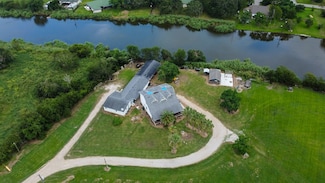 415 Jeffers Rd, Freeport, TX 77541
