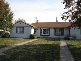 8745 S Kostner Ave, Hometown, IL 60456