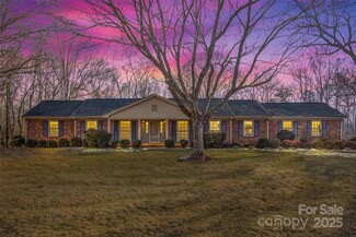 4200 Rosebriar Ln, Winston Salem, NC 27106