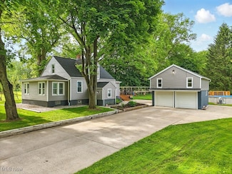 3136 Ellet Ave, Akron, OH 44312