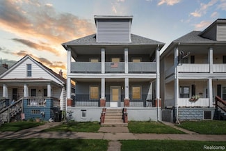 1159 Mckinley St, Wyandotte, MI 48192