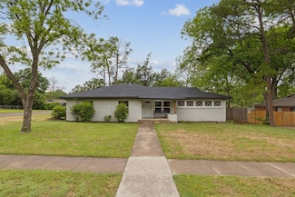 2203 Glenwood Ln, Denton, TX 76209