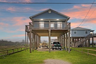 1310 Monument Dr, Freeport, TX 77541