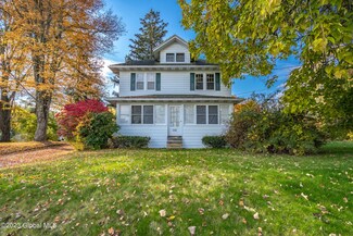 236 Glenmont Rd, Glenmont, NY 12077