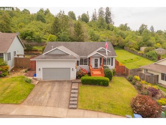 16900 SE Dunhill Loop, Damascus, OR 97089