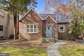 5352 29th St NW, Washington, DC 20015