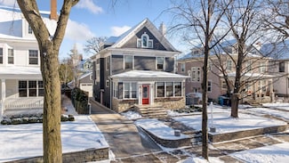 1809 Irving Ave S, Minneapolis, MN 55403