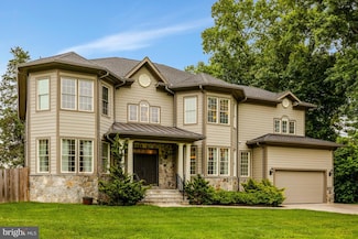 829 Golden Arrow St, Great Falls, VA 22066
