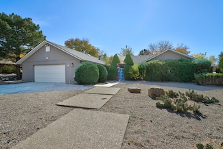 708 Raton Ave SE, Albuquerque, NM 87123