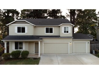 1014 S 54th St, Springfield, OR 97478