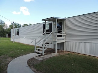 135 Geerts St, Trinity, TX 75862