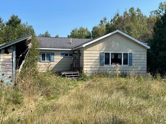 6151 S Mackinac Trail, Sault Sainte Marie, MI 49783