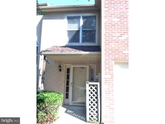 27 White Pine Ct, Lafayette Hill, PA 19444