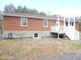 134 Staco Rd, Hannacroix, NY 12087