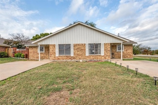 1703 Dynasty Dr, Glenn Heights, TX 75154