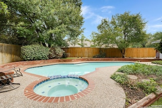 2 Inwood Way Dr, San Antonio, TX 78248