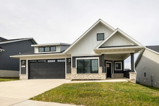 3665 Vintage Ln, Dubuque, IA 52002