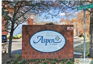 44 Boulder Dr Unit 44, Edison, NJ 08817