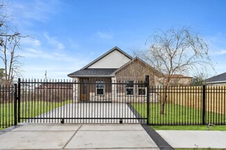 7926 Tate St, Houston, TX 77028