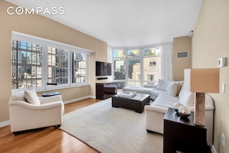 555 W 59th St Unit 9B, New York, NY 10019