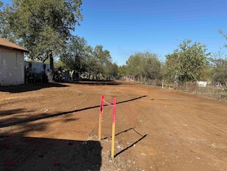 807 E Brown St, Llano, TX 78643