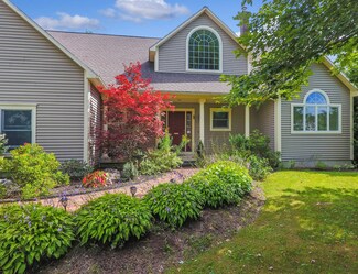 144 Oak Grove Dr, Brewer, ME 04412
