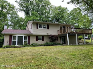180 Cedar Ln, Jacksboro, TN 37757