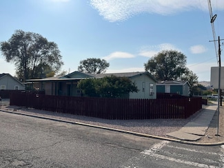 208 SE 9th St, Madras, OR 97741