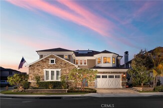 17401 Tidalview Ln, Huntington Beach, CA 92649
